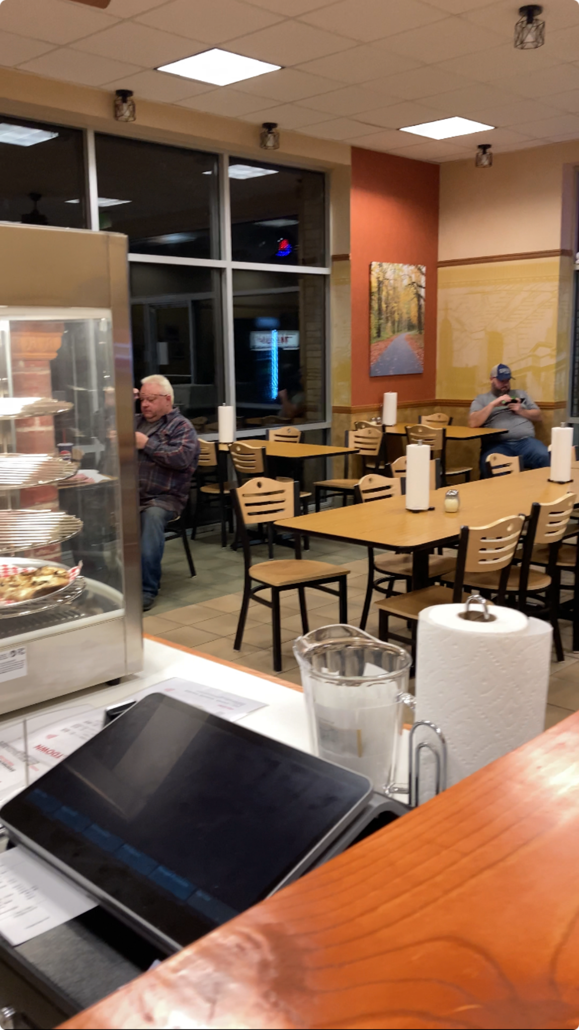 Pickup counter for customer order handoff